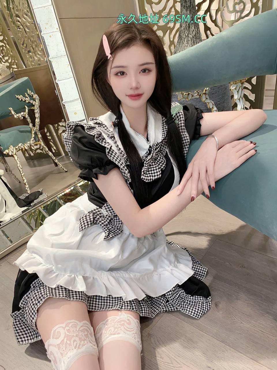 猛操雪白小妹
