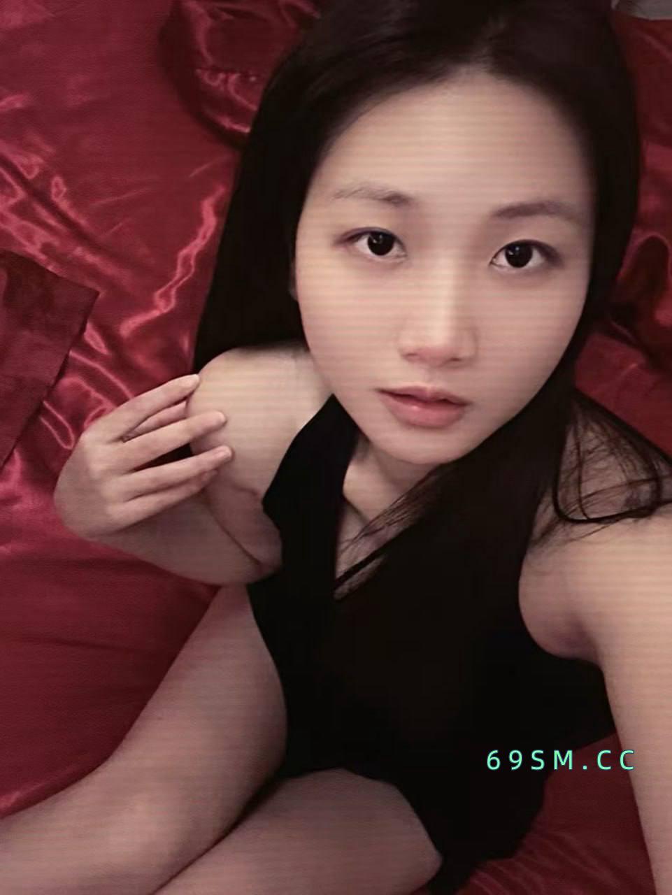 性感肤白大长腿