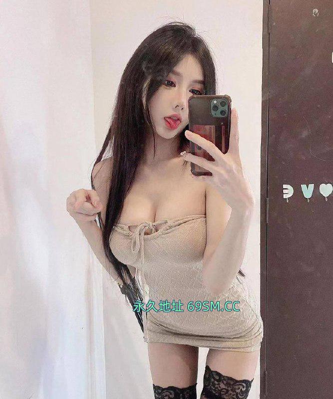 小辣妹身材勾引