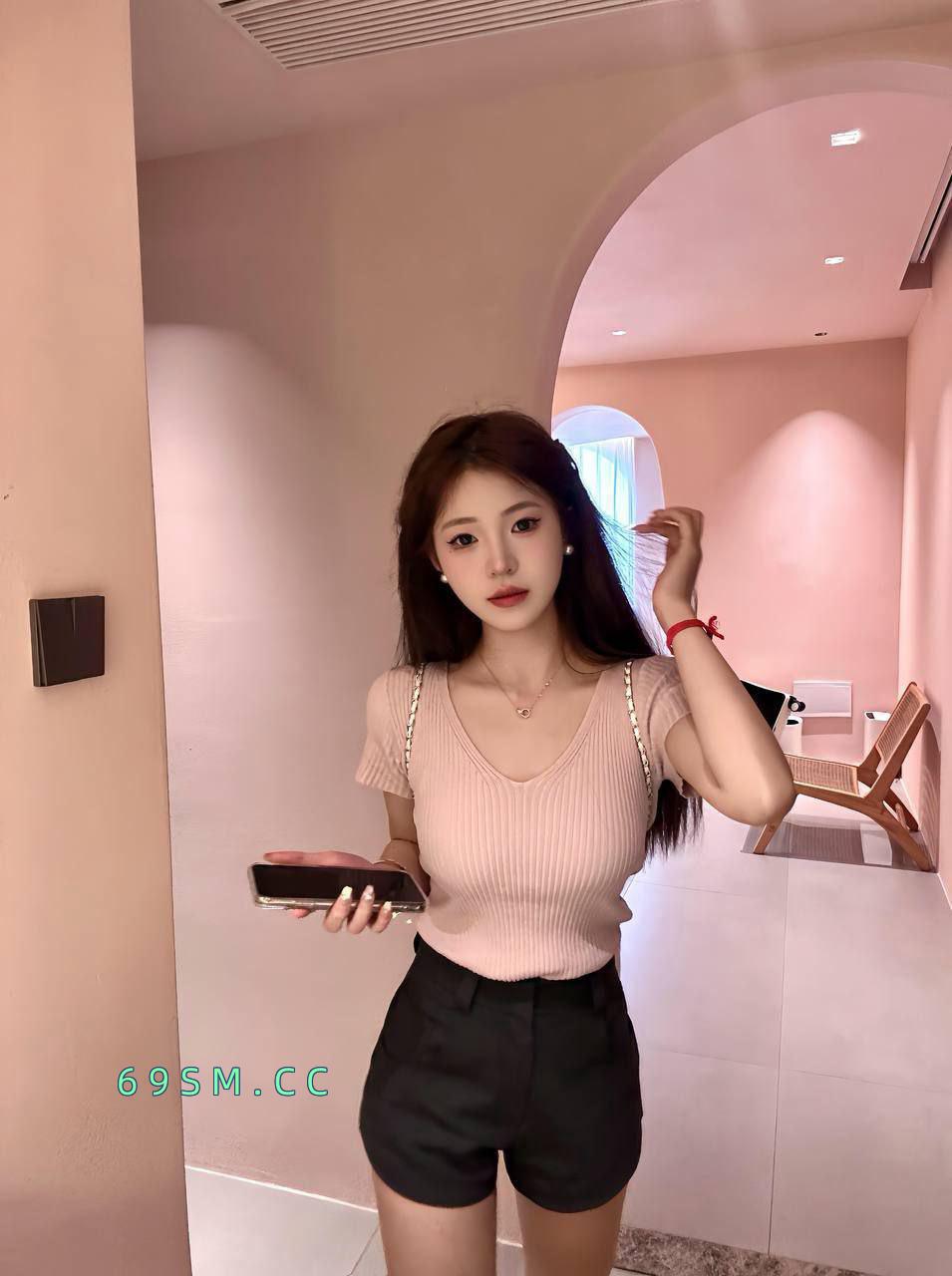 骚气十足美眉