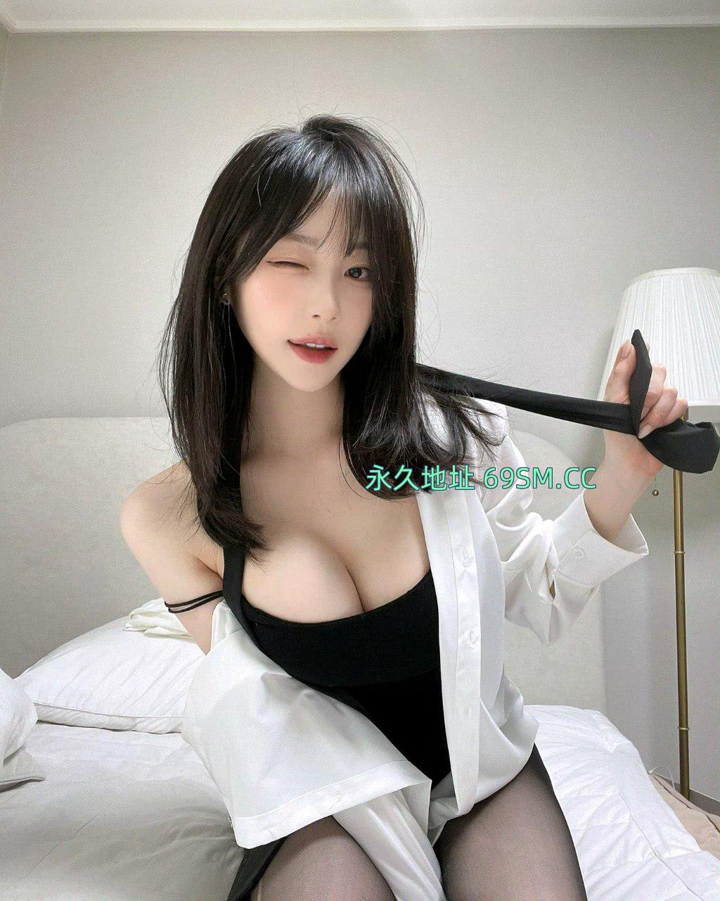 魔鬼身材巨乳骚妹
