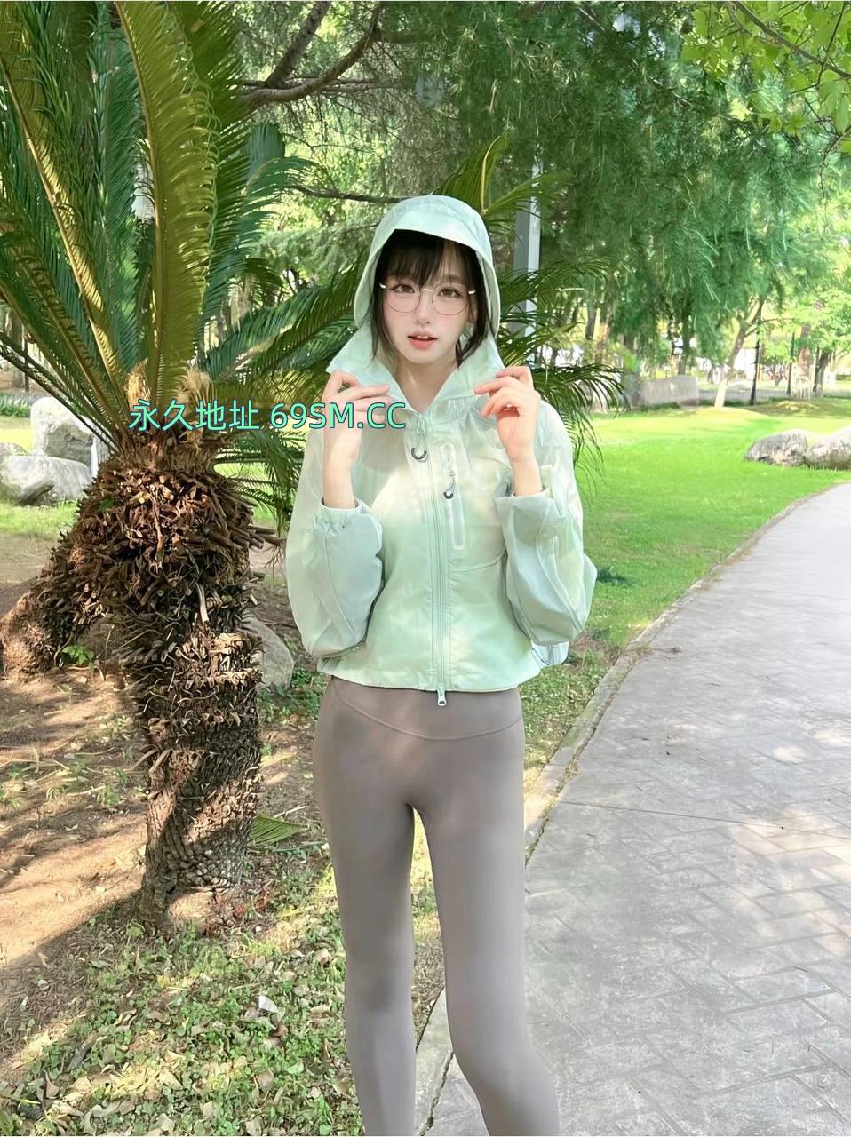 长腿嫩妹瑜伽裤好会夹