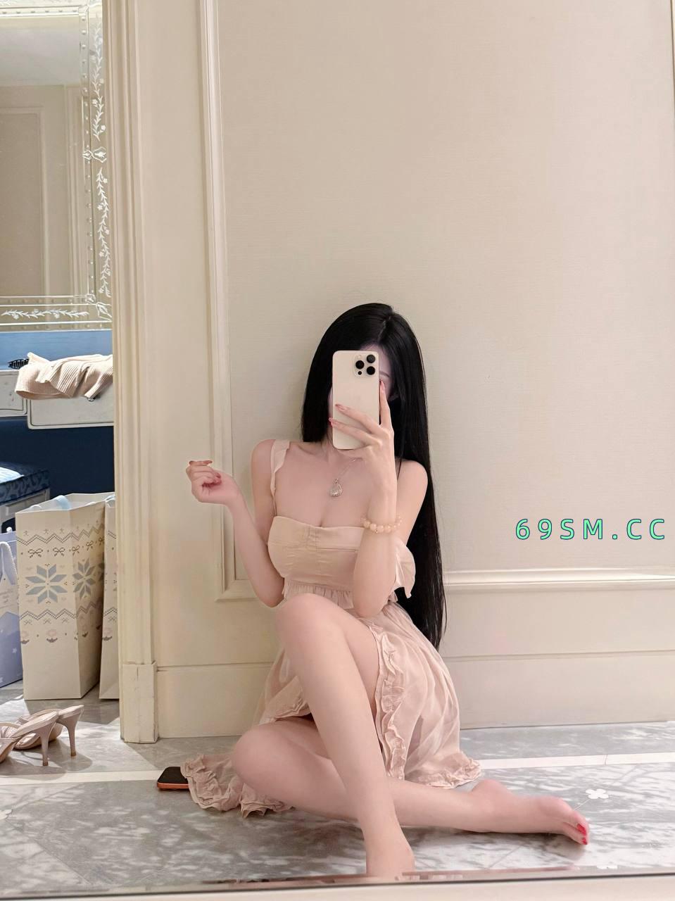 高颜值肉臀小美