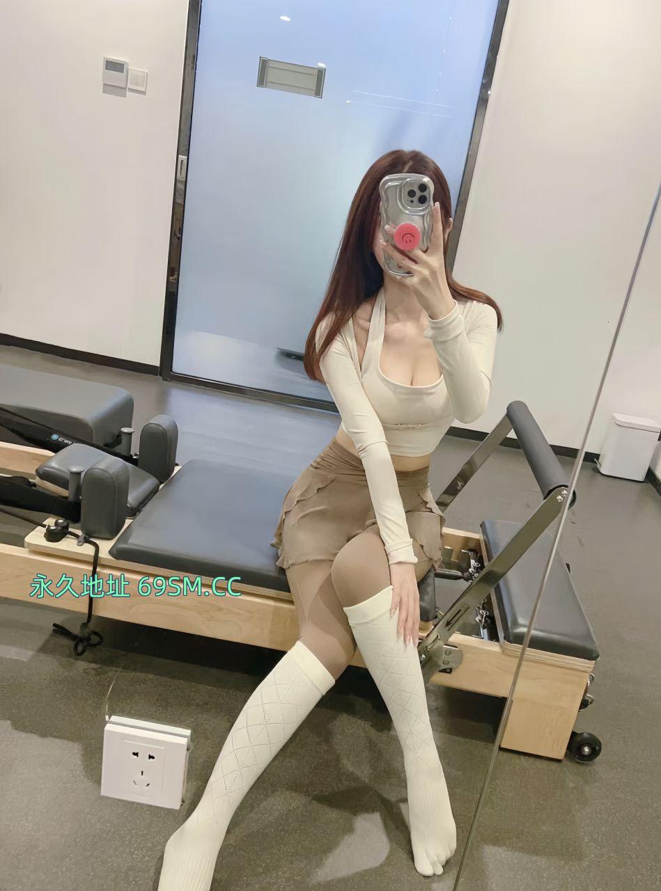 苗条的小妹妹