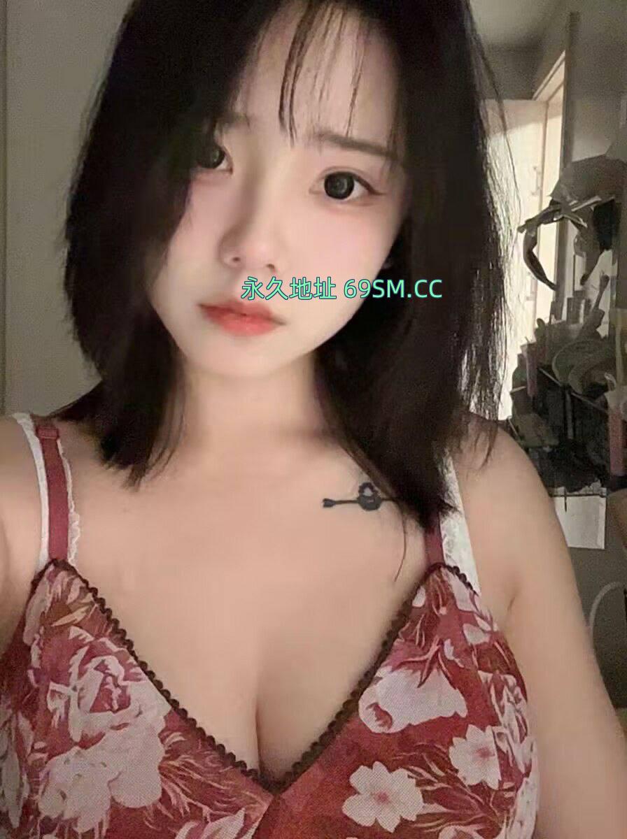 一枚精致的妹