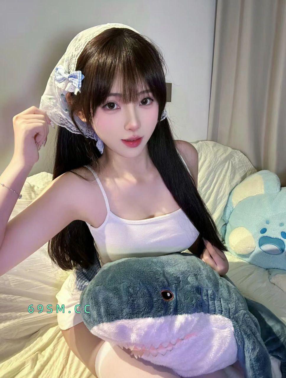 清纯颜系美女