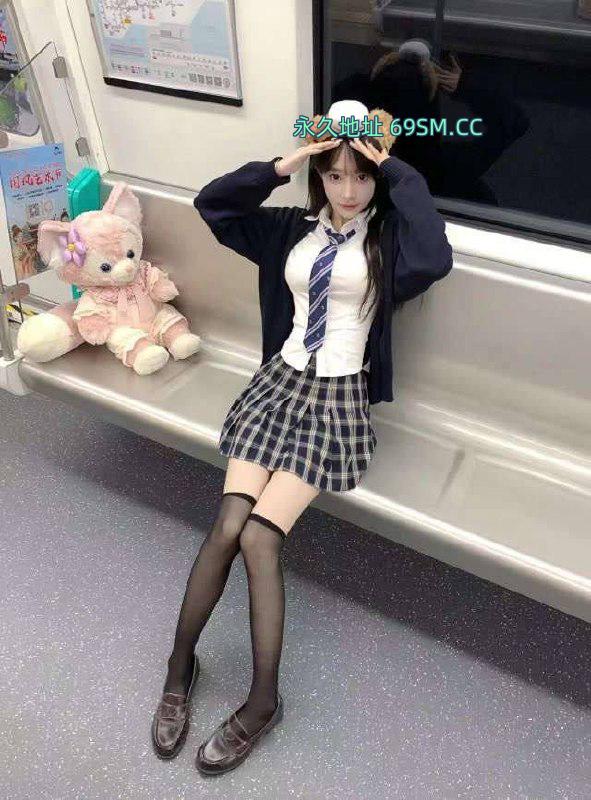 黑丝骚妹下海