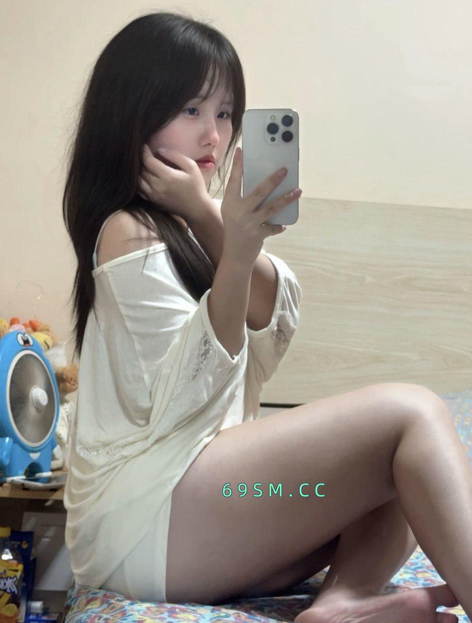白虎妹大奶子