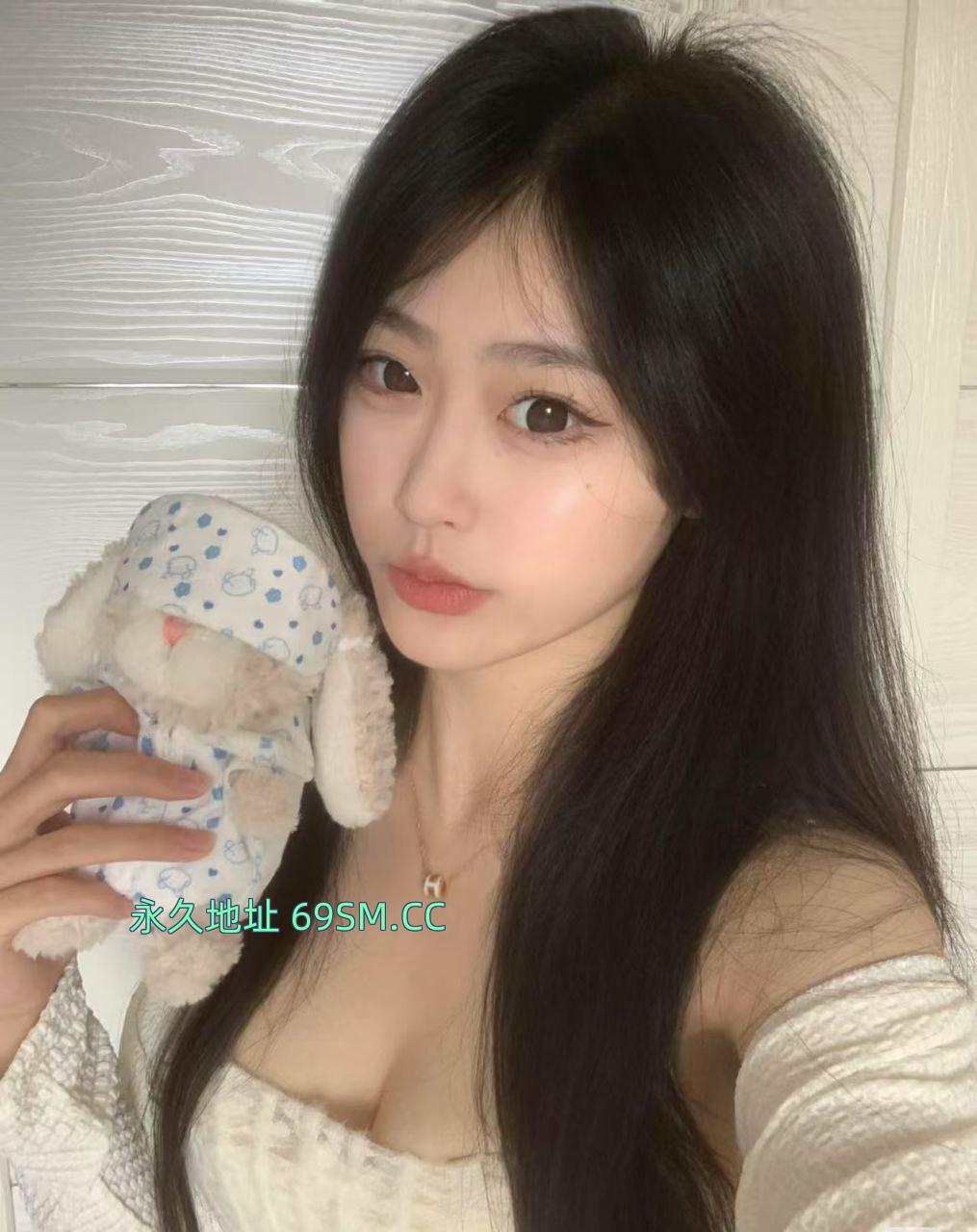 很美很翘肉肉的