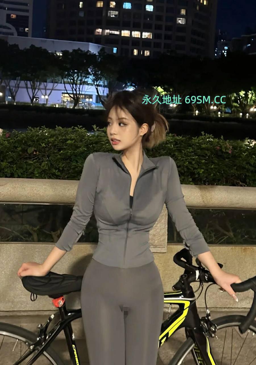 骑行女战士功夫棒