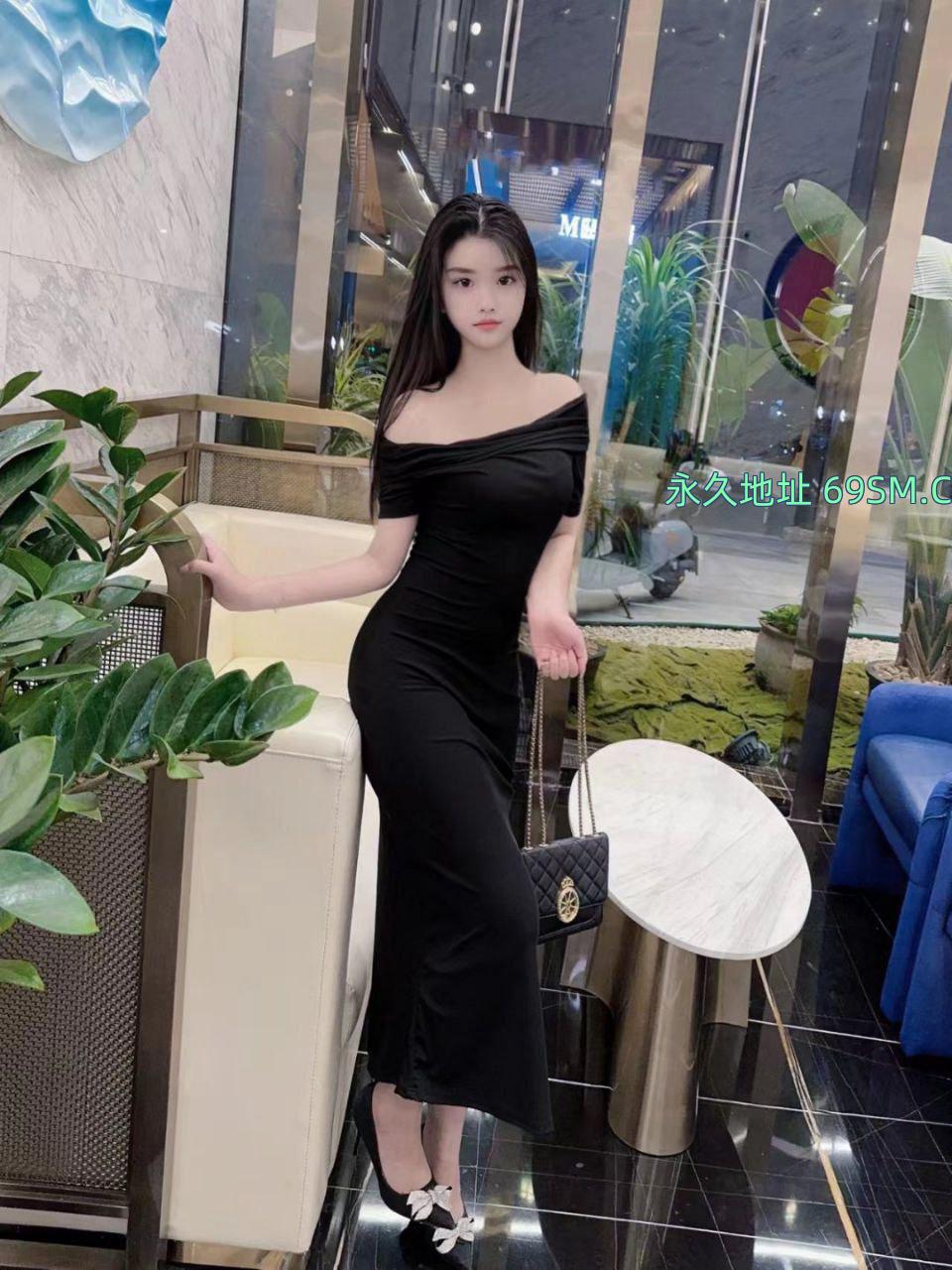 美乳白虎妺