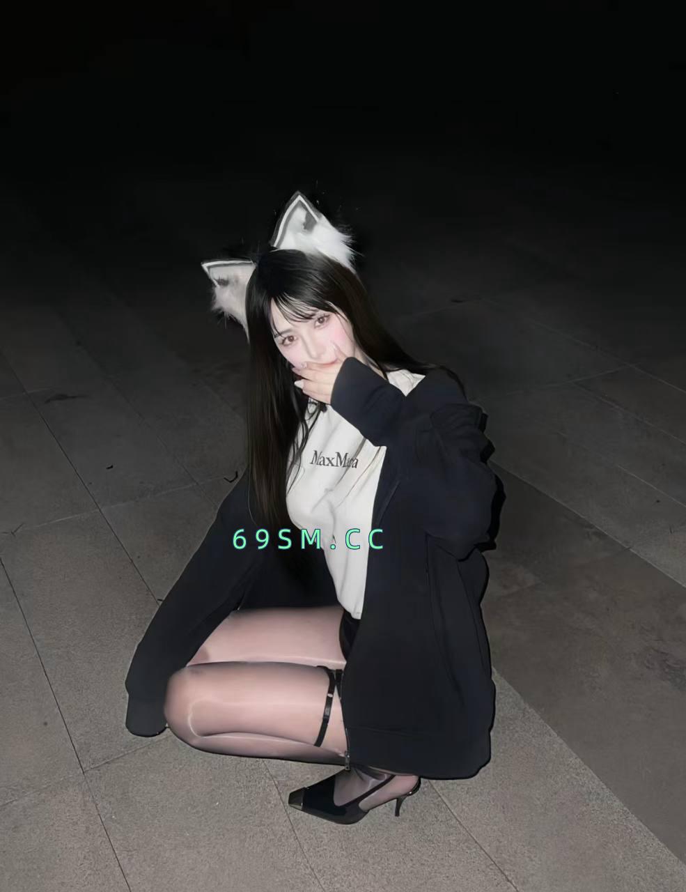 夜店黑丝猫女郎