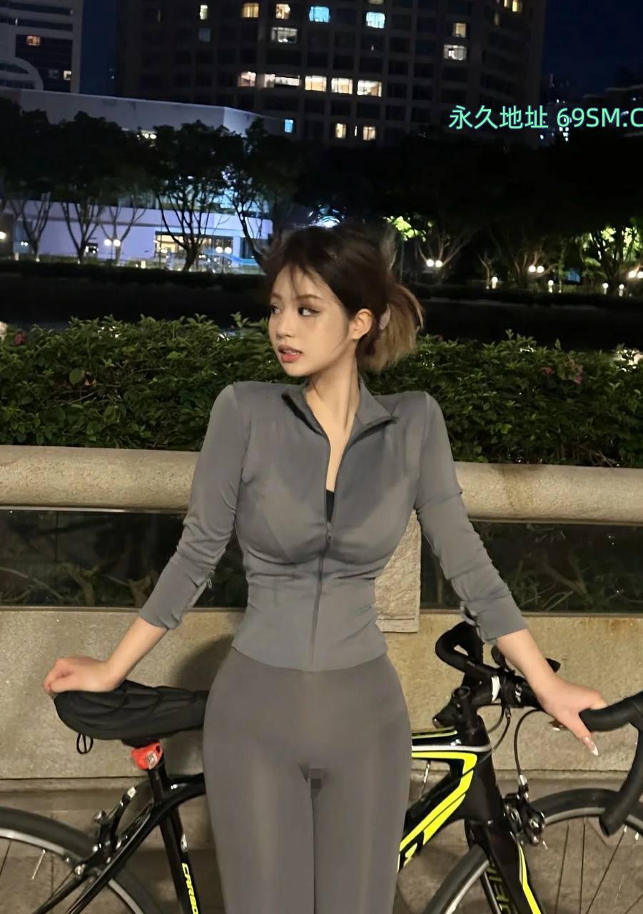 软体一字马鲨鱼裤