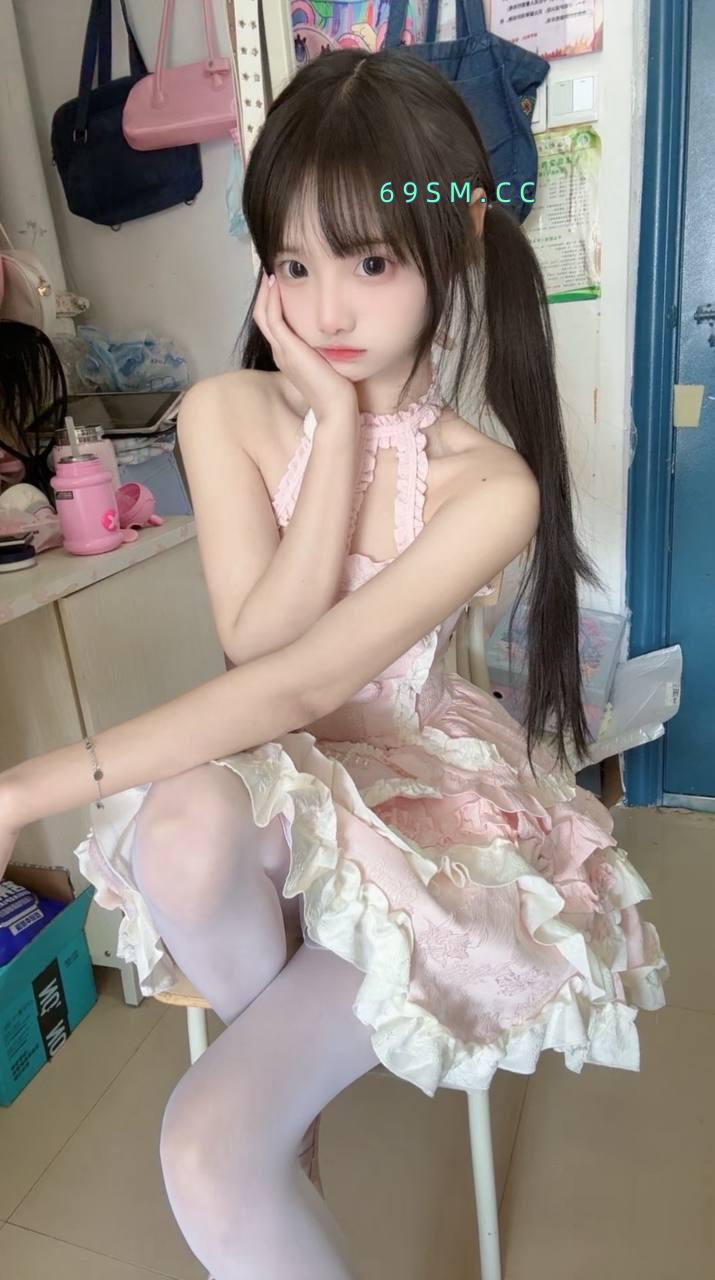 轻盈可抱操白丝女生