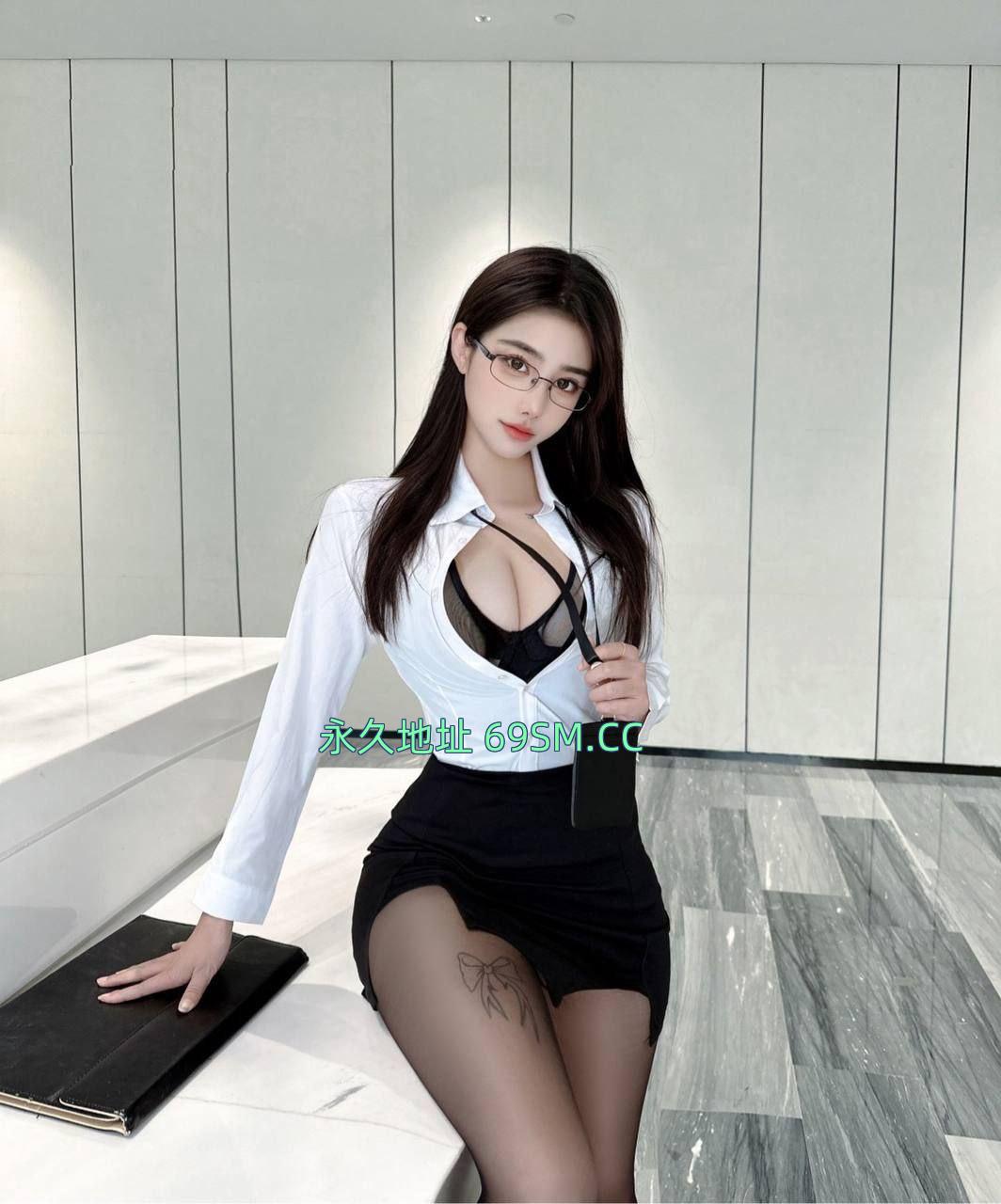 黑丝小高白领