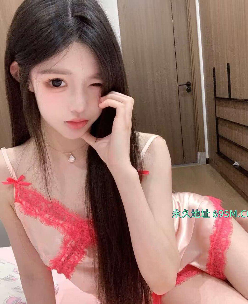 新茶白虎大胸小美女