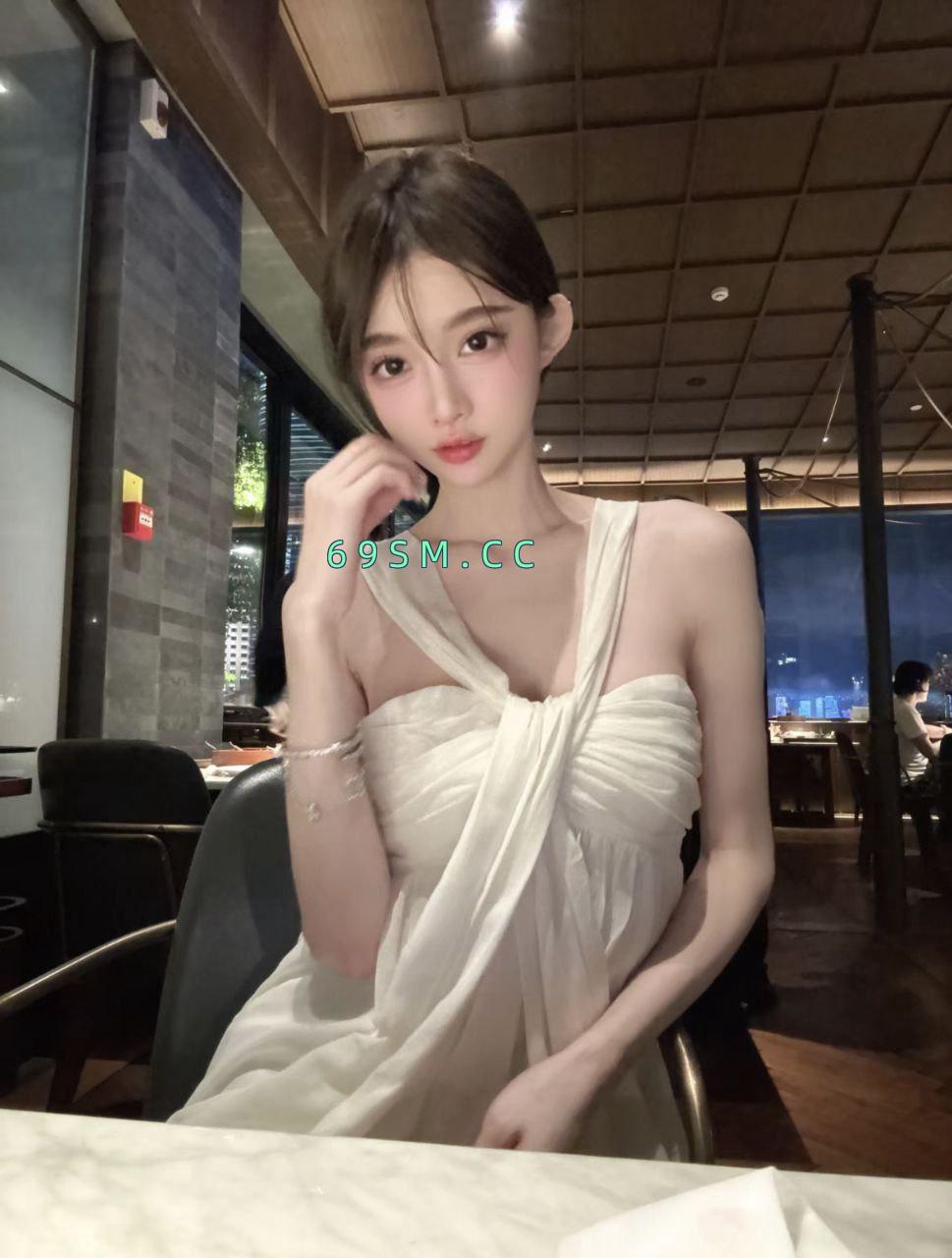 超值大胸妹子