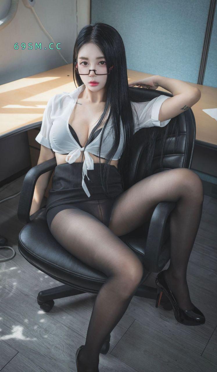 年轻小骚货