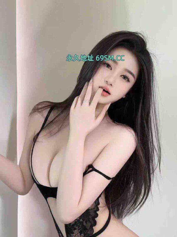 吊带小骚妹
