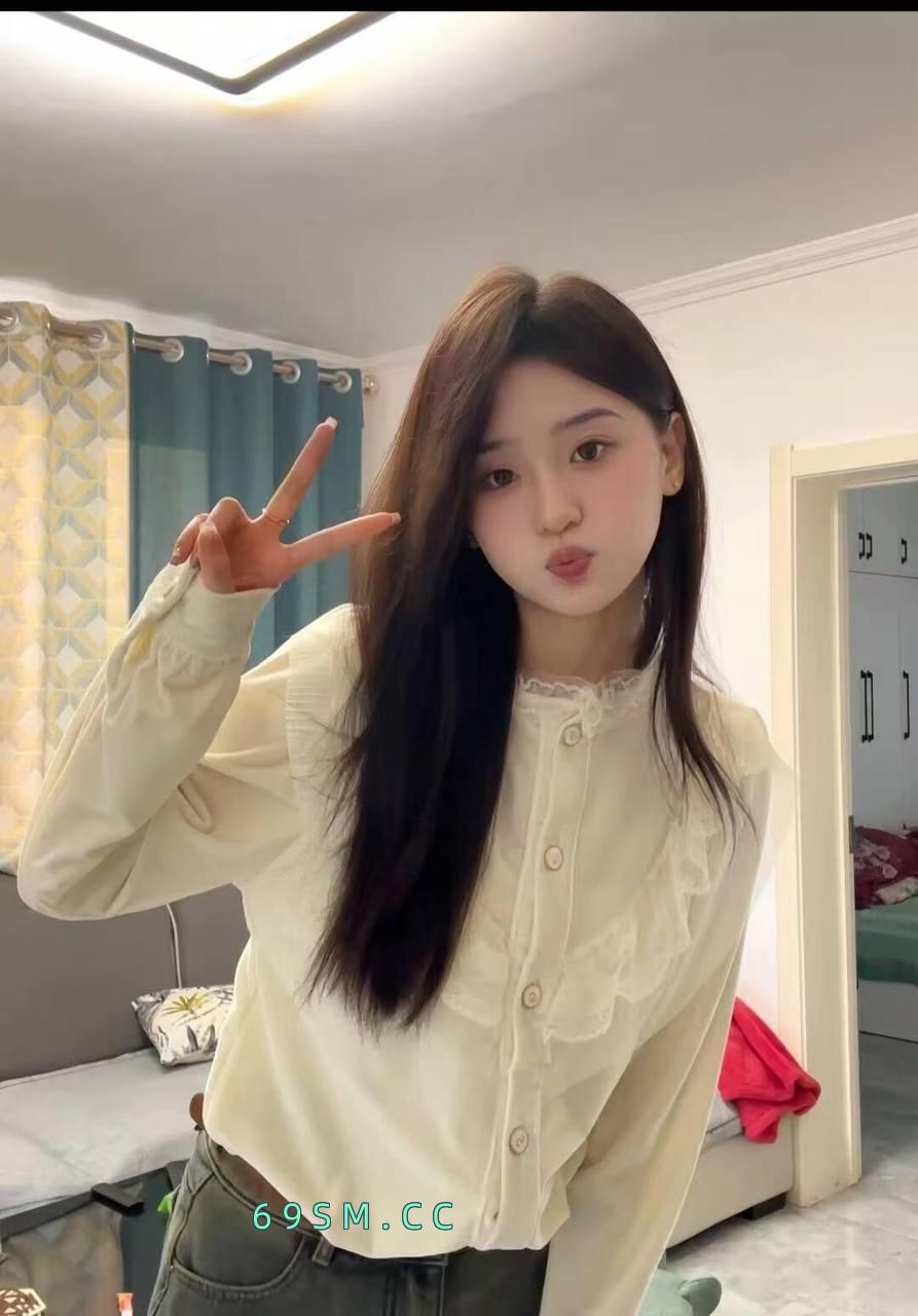 一线天大奶骚妹