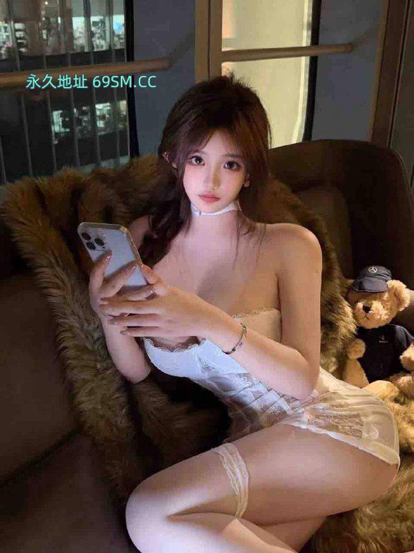 细腰蜜桃股小姐