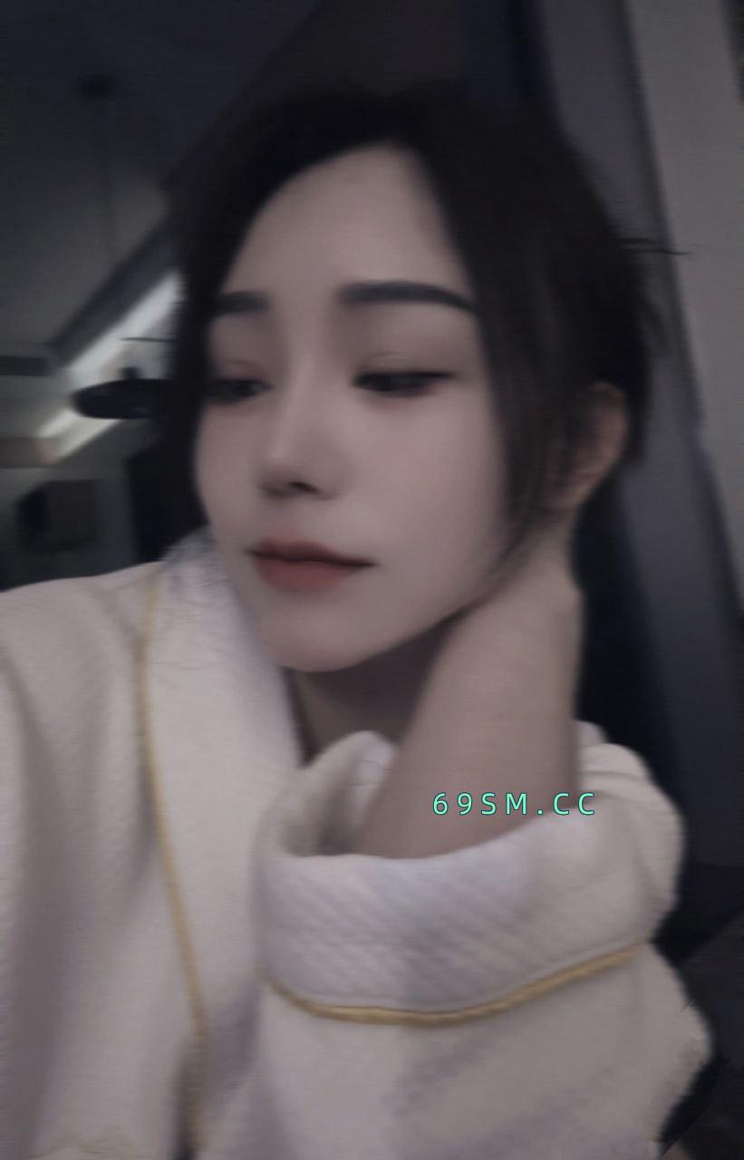 大屁股眼镜娘