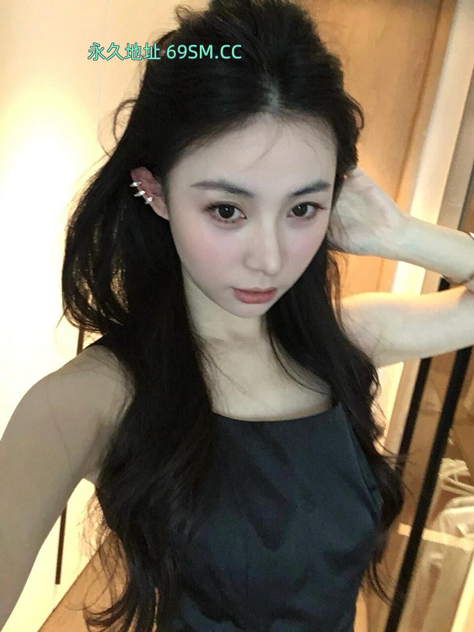 黑丝开档御姐