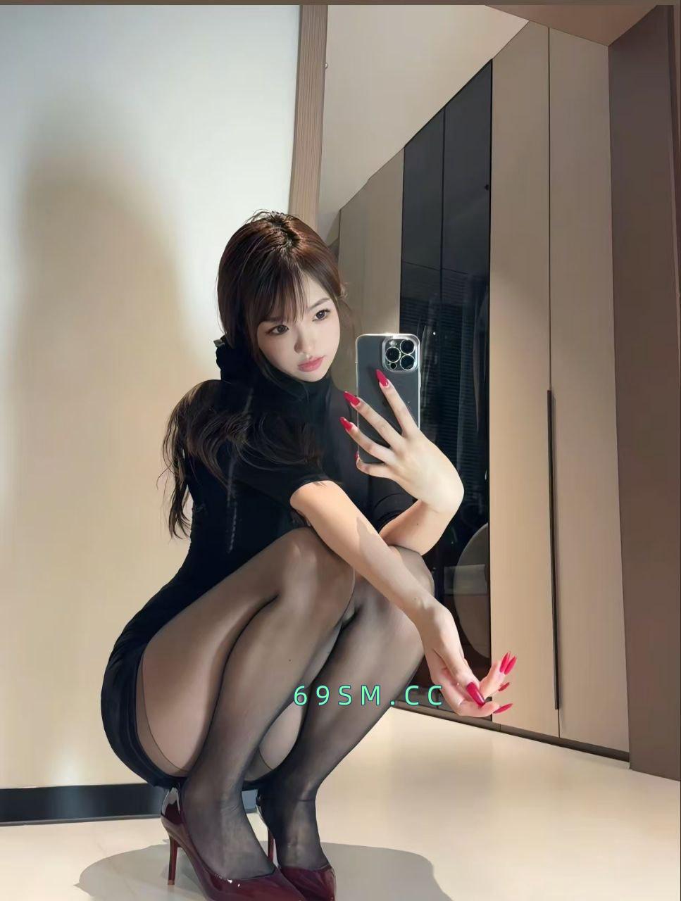 温柔黑丝女摸