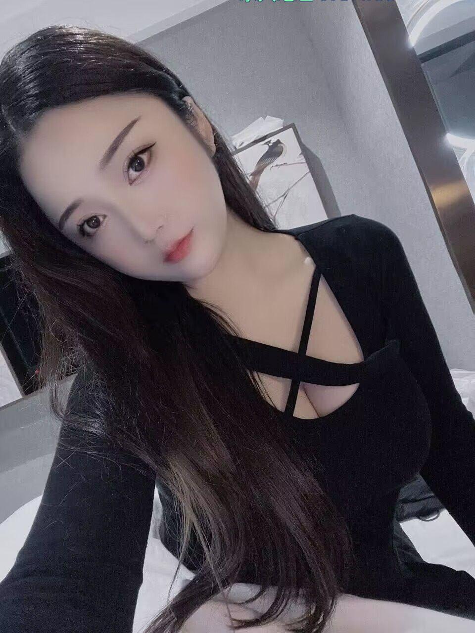 白嫩小鱼儿