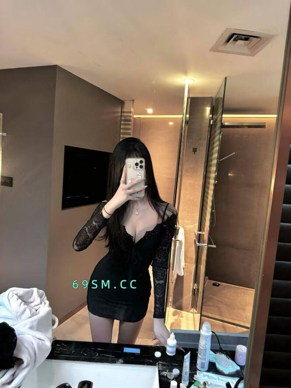 巨乳美妞