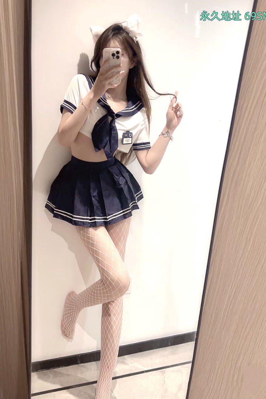 性感嫩妹刚下海