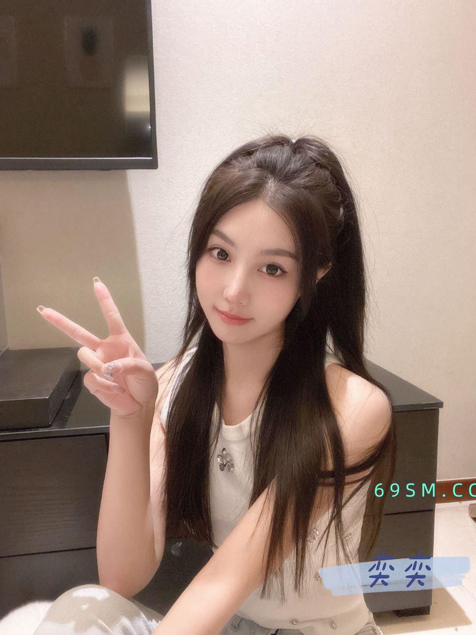 天然胸的学生妹