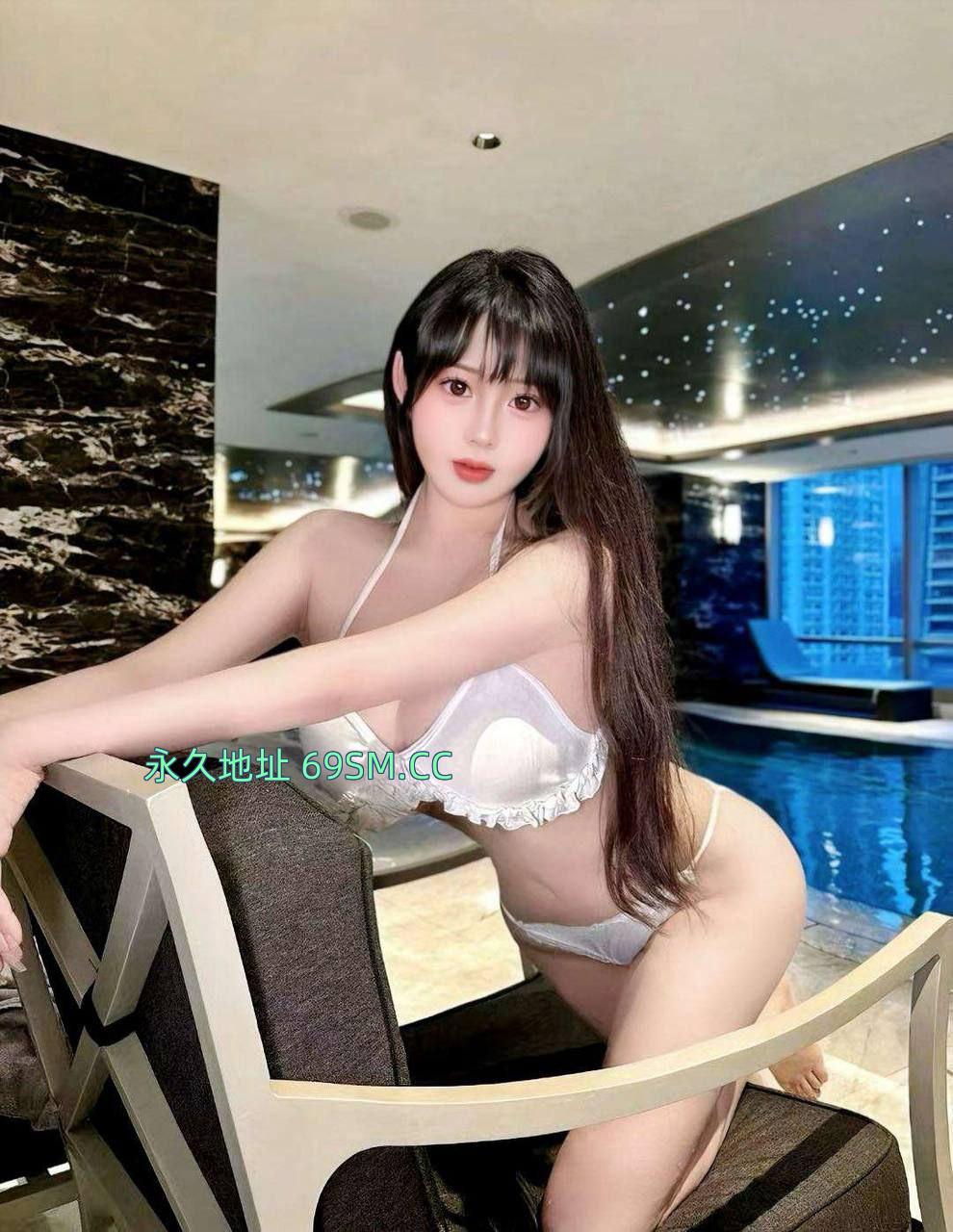 完美妹儿奶大逼紧