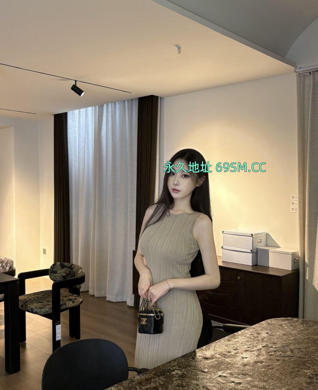 淫语不断妹子