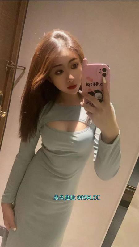 白嫩大波长腿妹