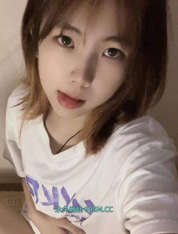 可爱小妹自聊自做