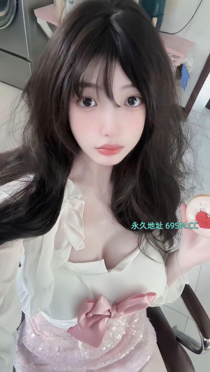 丰满大胸美女姐姐
