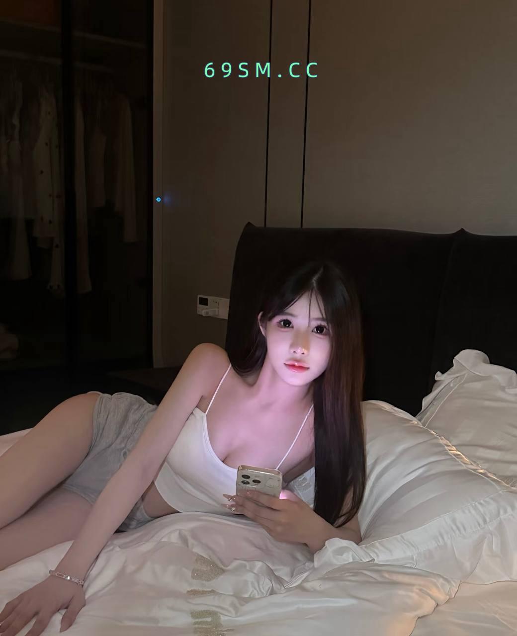 抠逼大奶妹