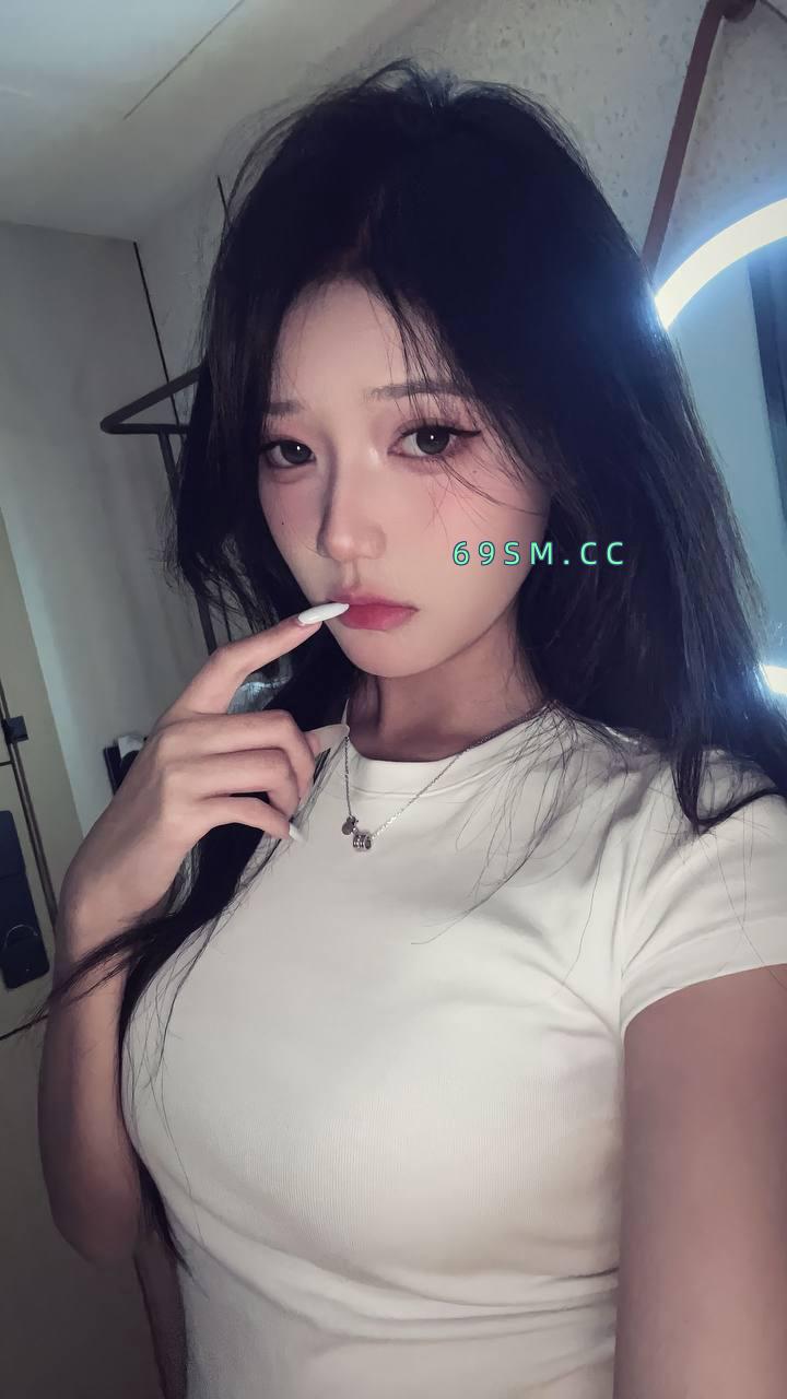 很享受的妮妮