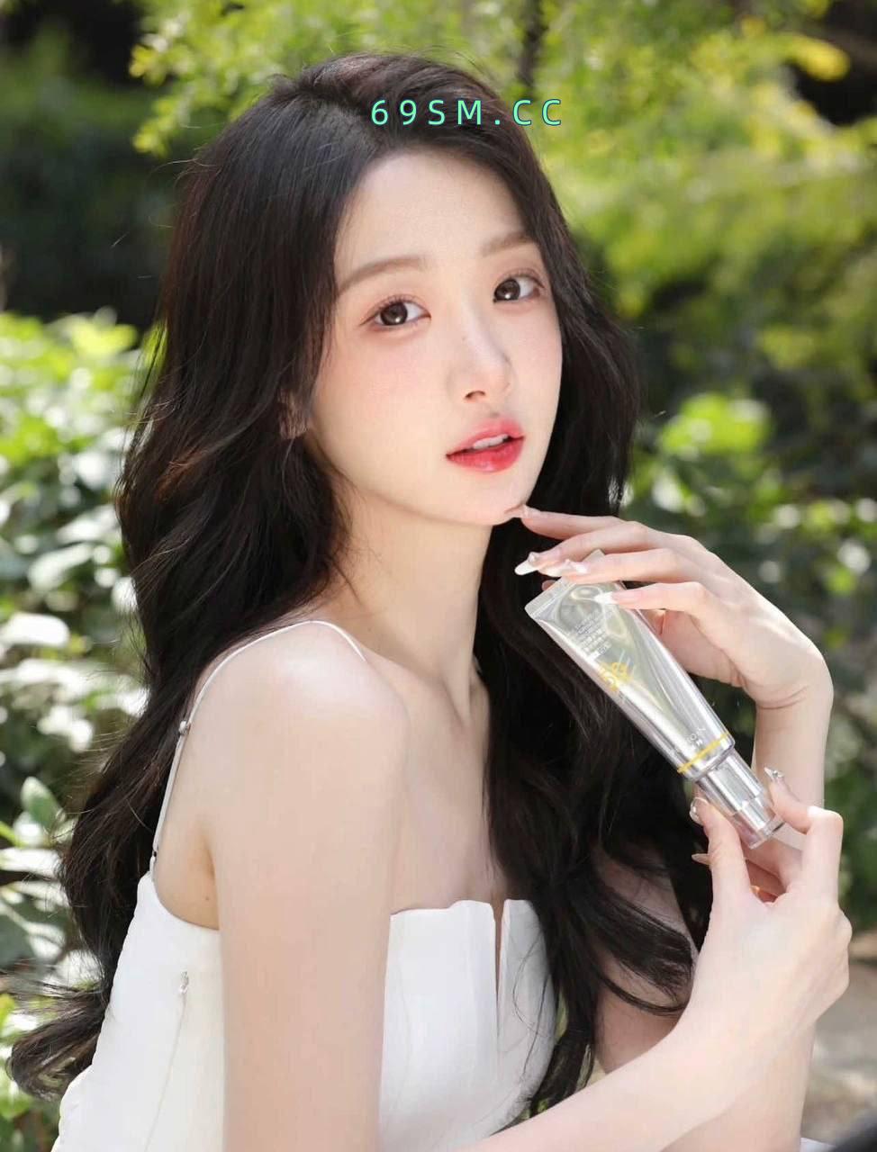 可爱型00后嫩妹