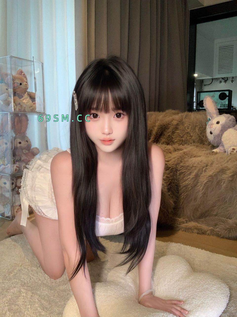 三点粉嫩小模特