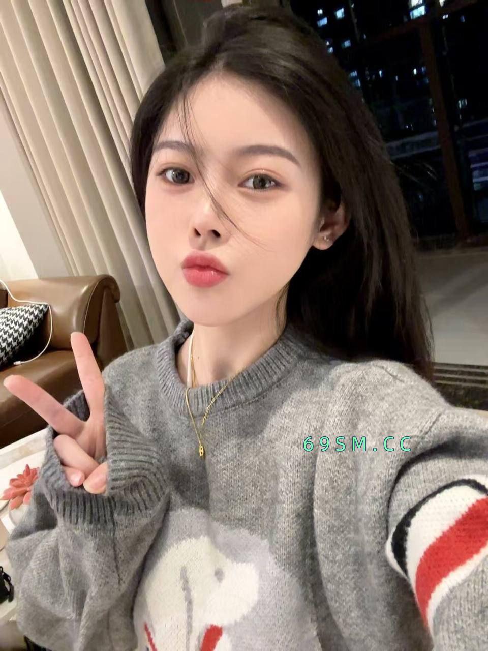 骚女一顿舔