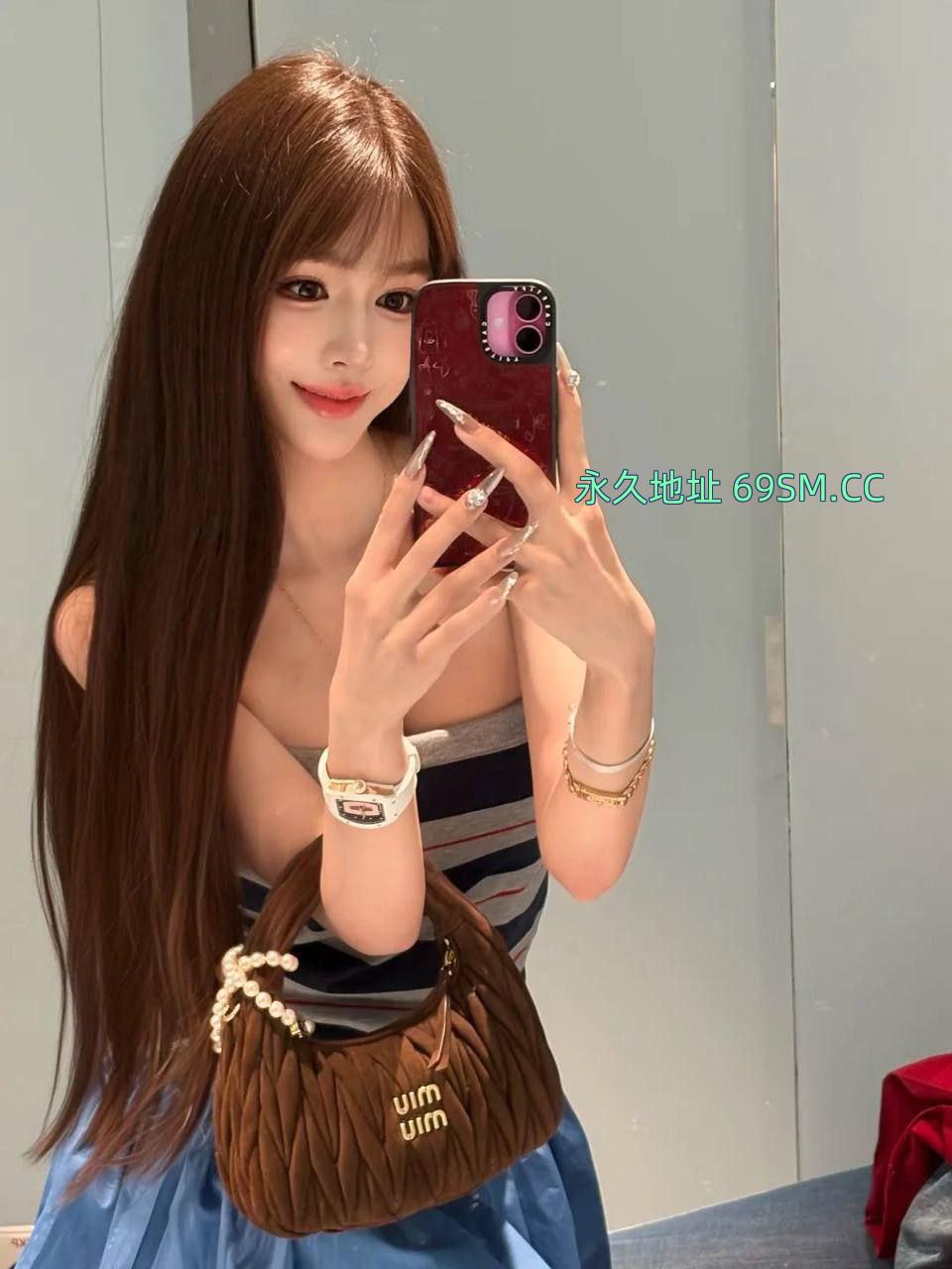 美胸制服姐姐