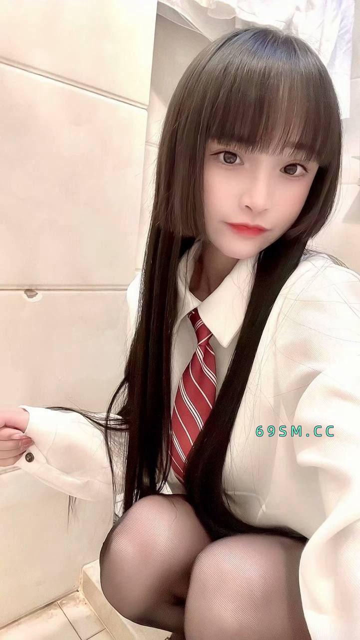 真实大奶紧逼嫩妹