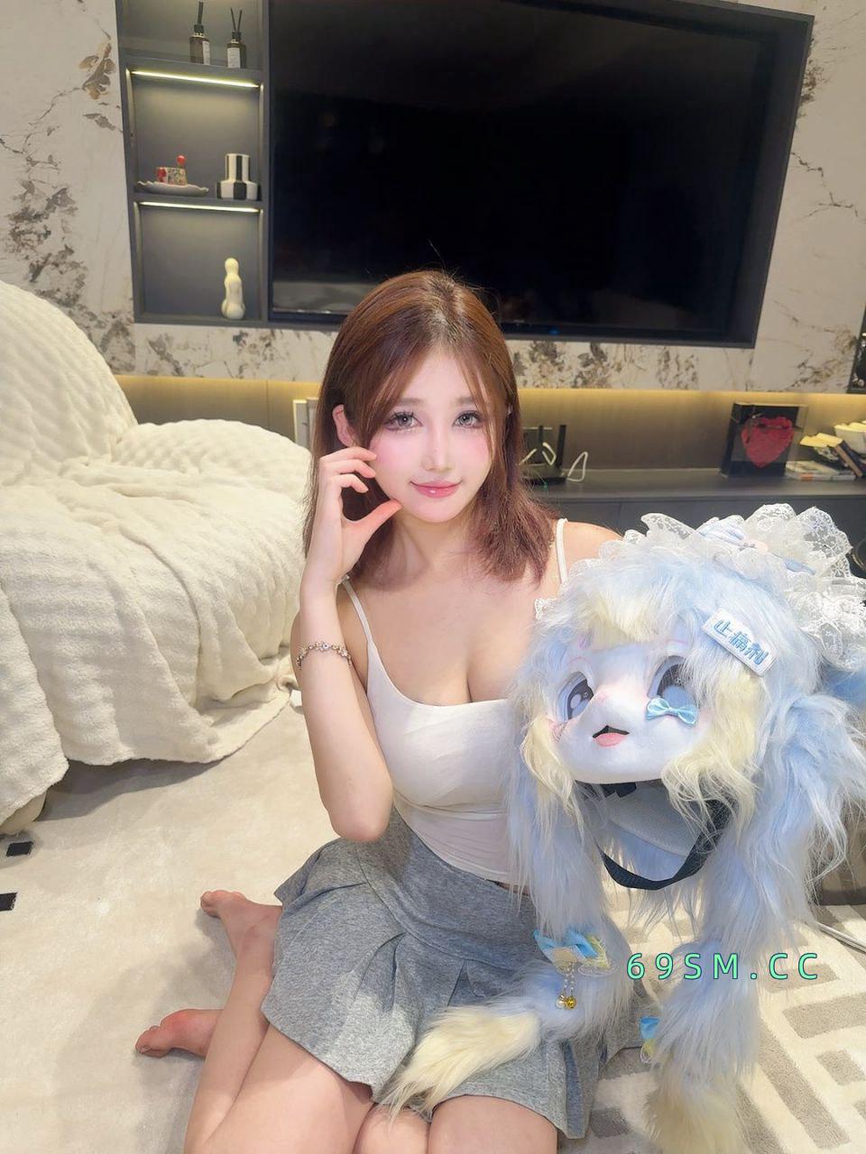 白嫩服务系烧杯