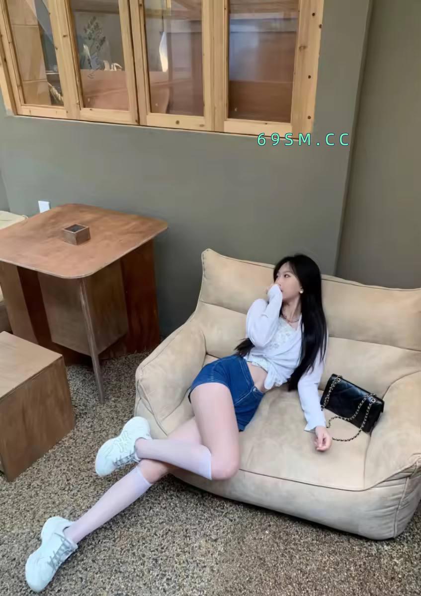调教臀肥妹子