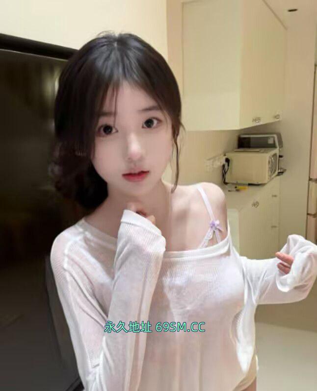 湿吻美女