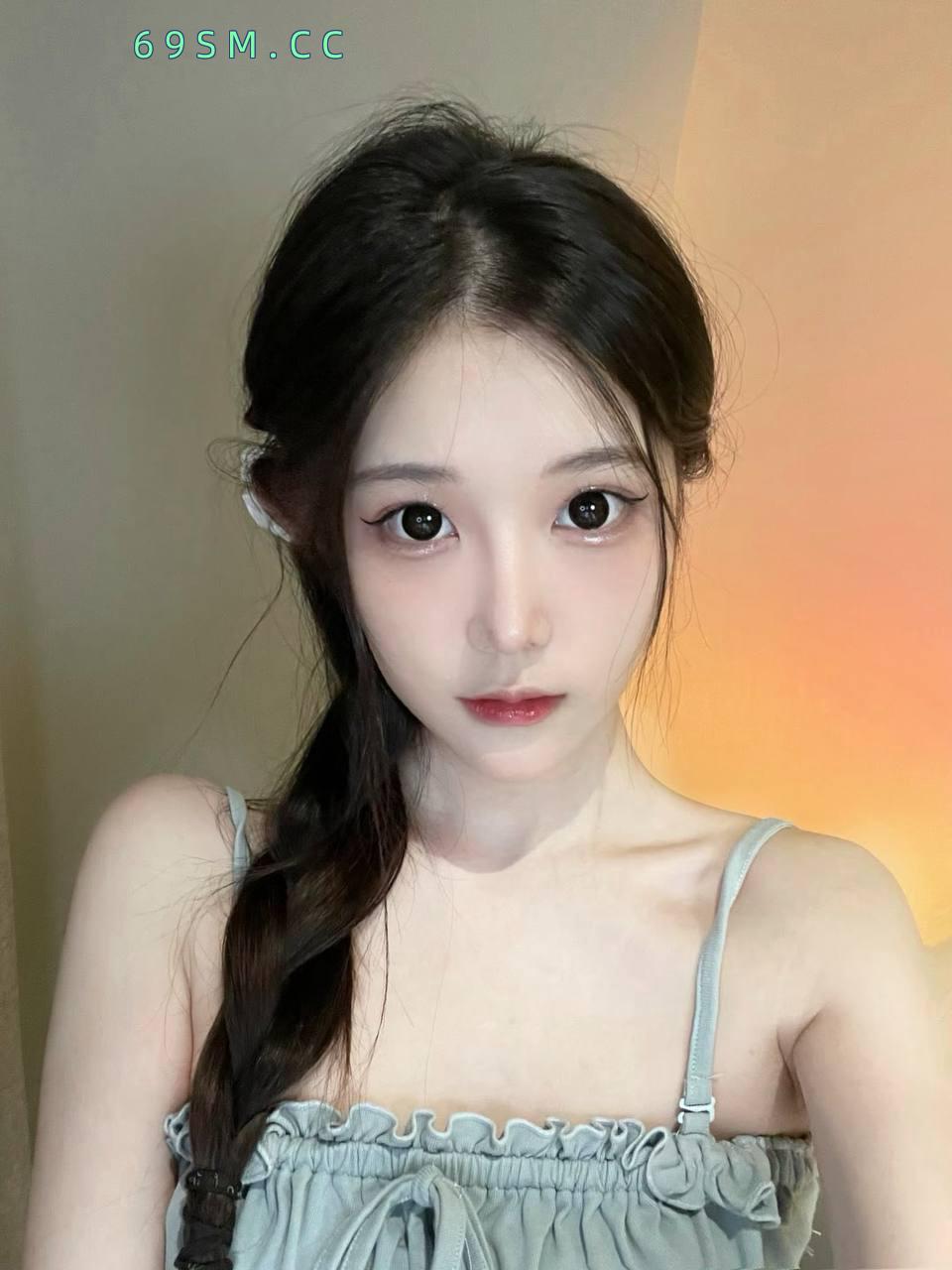 性感嫩妹初下海
