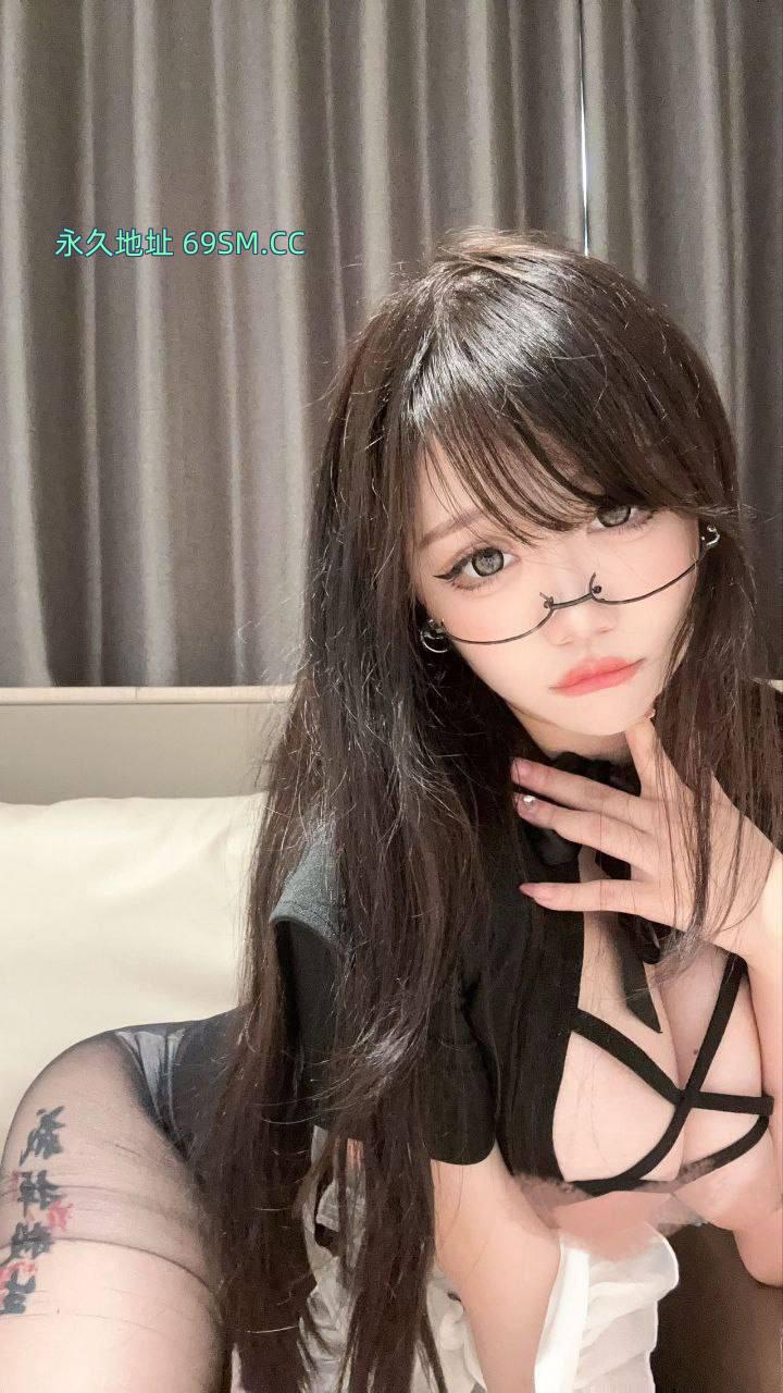 变态眼镜妹