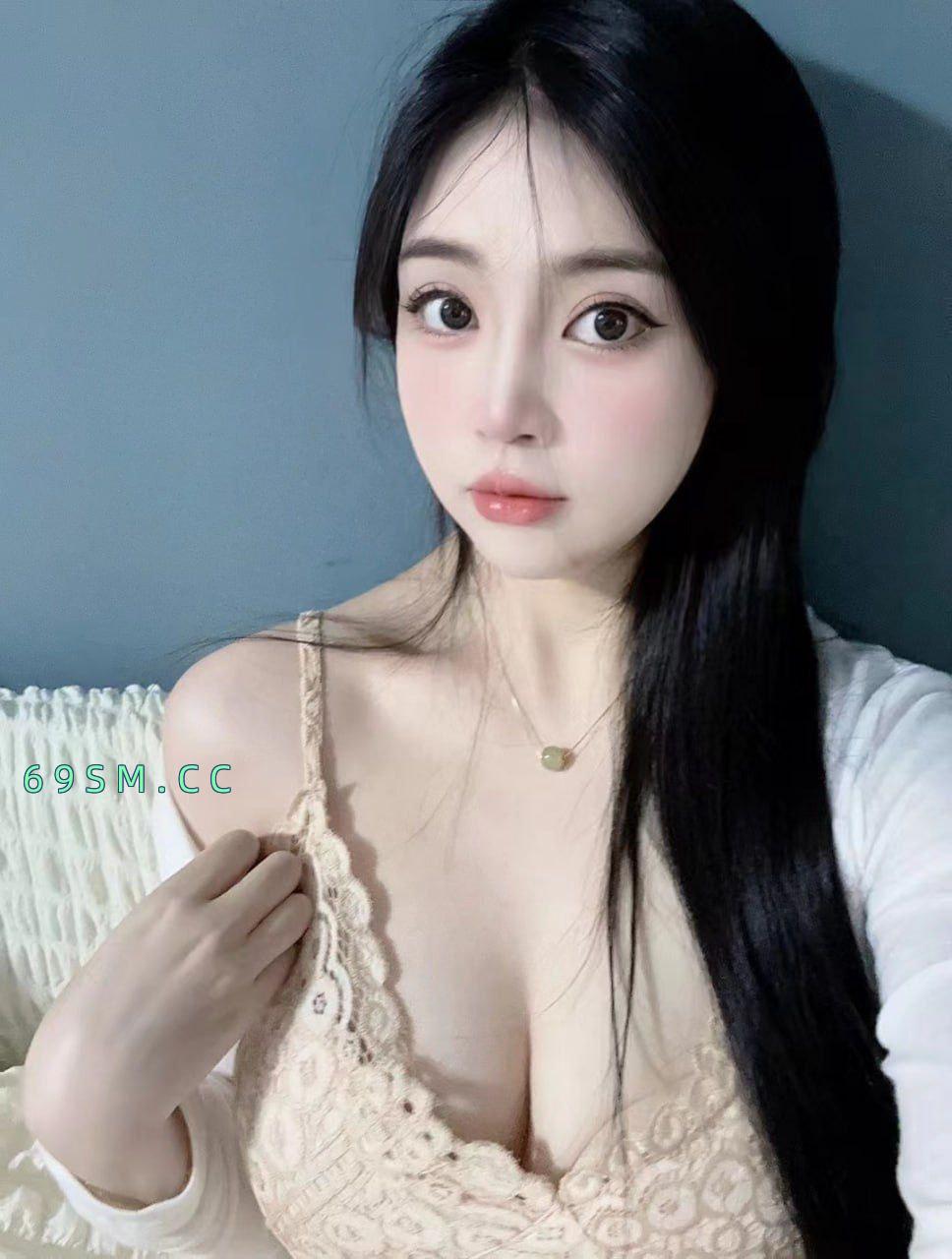 黑丝玉乳姐姐